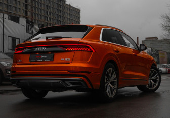 Подержанный автомобиль Audi Q8 2018 года (36 фото)