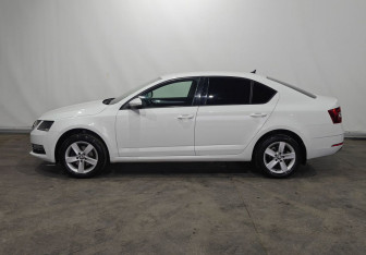 Подержанный автомобиль Skoda Octavia Liftback 2020 года (4 фото)