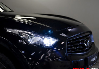 Подержанный автомобиль Infiniti FX 2009 года (23 фото)