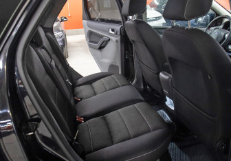 Подержанный автомобиль Ford Focus Sedan 2008 года (12 фото)