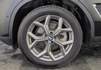 Подержанный автомобиль BMW X4 2022 года (12 фото)