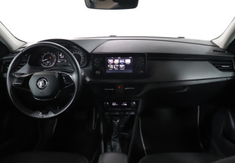 Подержанный автомобиль Skoda Rapid Liftback 2021 года (12 фото)