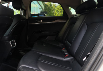 Подержанный автомобиль Kia K5 2021 года (7 фото)