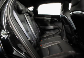 Подержанный автомобиль Geely Tugella 2023 года (10 фото)