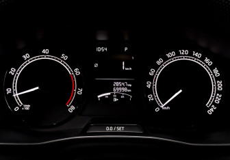 Подержанный автомобиль Skoda Rapid Liftback 2021 года (13 фото)
