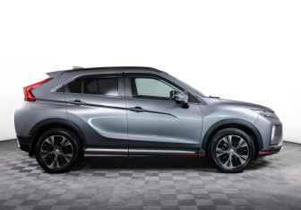 Подержанный автомобиль Mitsubishi Eclipse Cross 2019 года (4 фото)