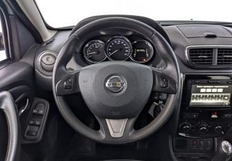 Подержанный автомобиль Nissan Terrano 2020 года (21 фото)