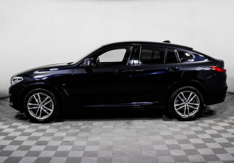 Подержанный автомобиль BMW X4 2018 года (8 фото)