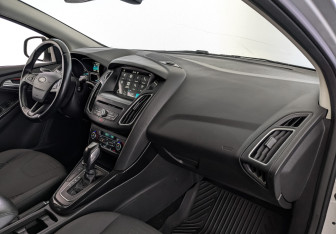 Подержанный автомобиль Ford Focus Wagon 2018 года (13 фото)
