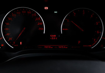 Подержанный автомобиль BMW X3 2017 года (11 фото)