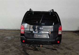 Подержанный автомобиль Nissan Pathfinder 2011 года (5 фото)