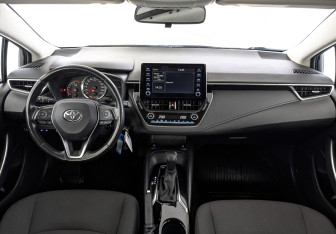 Подержанный автомобиль Toyota Corolla Sedan 2021 года (14 фото)