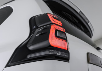 Подержанный автомобиль Toyota Land Cruiser Prado 2020 года (22 фото)