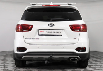 Подержанный автомобиль Kia Sorento 2020 года (6 фото)