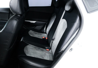 Подержанный автомобиль Kia Rio Hatchback 2014 года (10 фото)