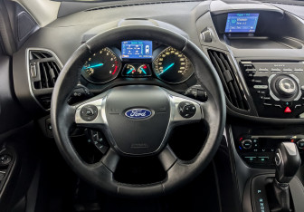 Подержанный автомобиль Ford Kuga 2013 года (21 фото)
