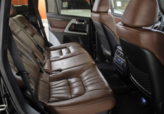 Подержанный автомобиль Toyota Land Cruiser Suv 2019 года (12 фото)