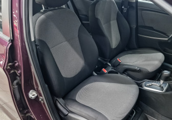 Подержанный автомобиль Hyundai Solaris Sedan 2012 года (23 фото)