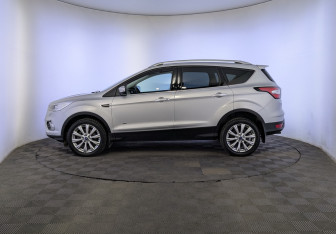 Подержанный автомобиль Ford Kuga 2018 года (8 фото)