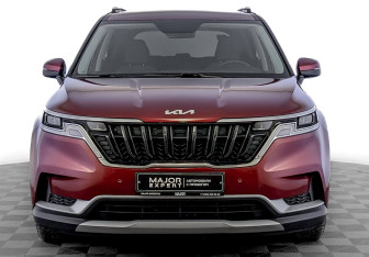 Подержанный автомобиль Kia Carnival 2022 года (2 фото)
