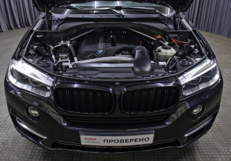 Подержанный автомобиль BMW X5 2016 года (9 фото)