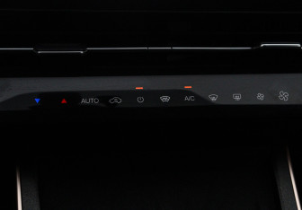 Подержанный автомобиль Omoda C5 2023 года (15 фото)