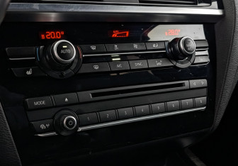 Подержанный автомобиль BMW X4 2015 года (26 фото)