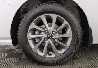 Подержанный автомобиль Hyundai Solaris Sedan 2022 года (12 фото)