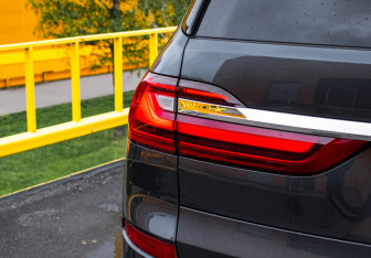 Подержанный автомобиль BMW X7 2019 года (18 фото)