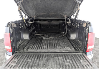 Подержанный автомобиль Volkswagen Amarok 2013 года (11 фото)