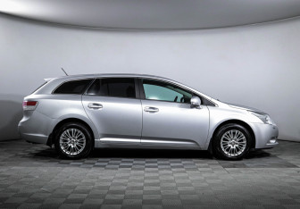 Подержанный автомобиль Toyota Avensis Wagon 2011 года (4 фото)