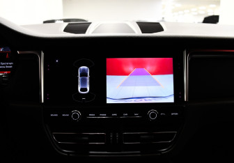 Подержанный автомобиль Porsche Macan 2019 года (25 фото)