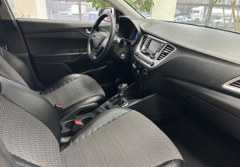 Подержанный автомобиль Hyundai Solaris Sedan 2021 года (10 фото)