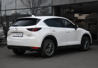 Подержанный автомобиль Mazda CX-5 2017 года (5 фото)