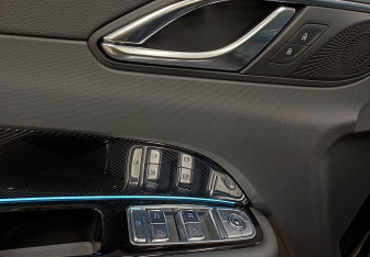 Подержанный автомобиль Hongqi HS3 2024 года (20 фото)