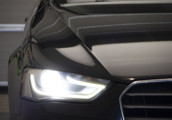 Подержанный автомобиль Audi A4 Sedan 2014 года (30 фото)
