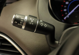 Подержанный автомобиль Jaguar F-Pace 2016 года (15 фото)