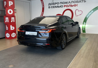 Подержанный автомобиль Toyota Camry Sedan 2024 года (4 фото)