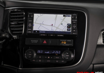 Подержанный автомобиль Mitsubishi Outlander 2014 года (15 фото)