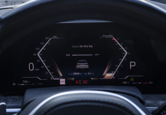 Подержанный автомобиль BMW X7 2022 года (11 фото)