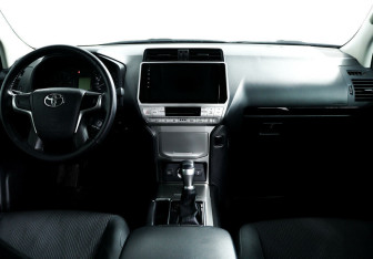 Подержанный автомобиль Toyota Land Cruiser Prado 2020 года (9 фото)