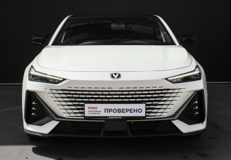 Подержанный автомобиль Changan UNI-V 2024 года (2 фото)