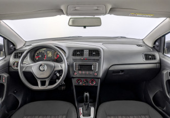 Подержанный автомобиль Volkswagen Polo Sedan 2019 года (14 фото)