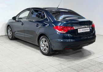 Подержанный автомобиль Citroen C4 Sedan 2015 года (7 фото)