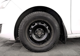 Подержанный автомобиль Skoda Rapid Liftback 2019 года (18 фото)