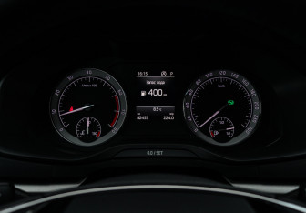 Подержанный автомобиль Skoda Karoq 2020 года (21 фото)