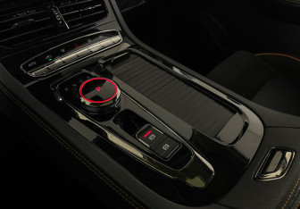 Подержанный автомобиль Skywell ET5 2022 года (18 фото)