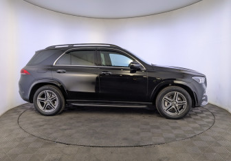 Подержанный автомобиль Mercedes-Benz GLE 2021 года (4 фото)