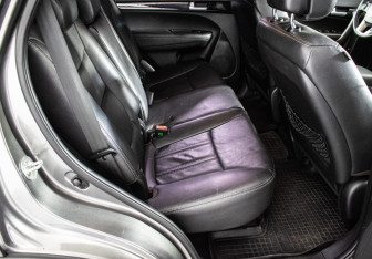 Подержанный автомобиль Kia Sorento 2012 года (10 фото)