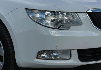 Подержанный автомобиль Skoda Superb Liftback 2013 года (17 фото)